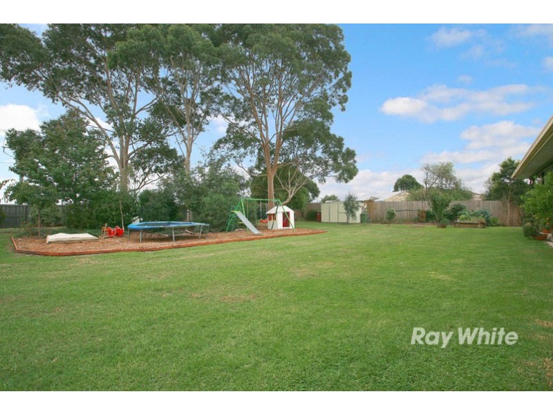 94 Evans Road, Cranbourne West VIC 3977