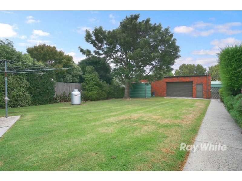 94 Evans Road, Cranbourne West VIC 3977
