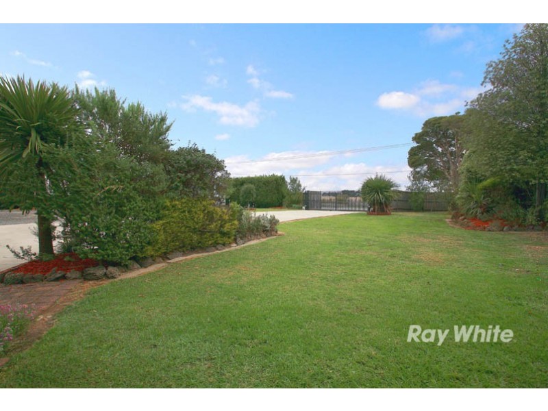 94 Evans Road, Cranbourne West VIC 3977