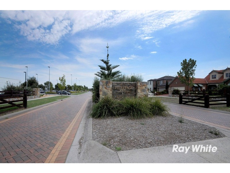 80 Banjo Paterson Drive, Pakenham VIC 3810