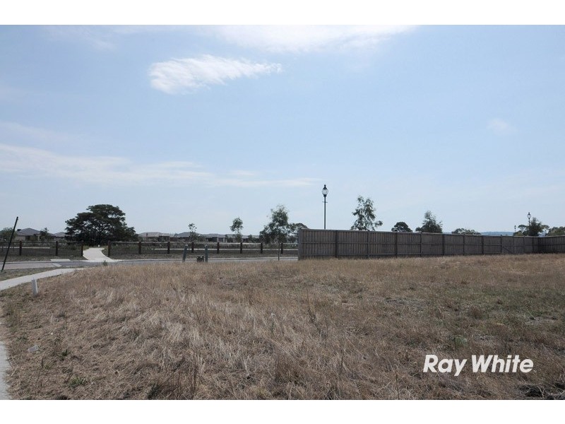 80 Banjo Paterson Drive, Pakenham VIC 3810