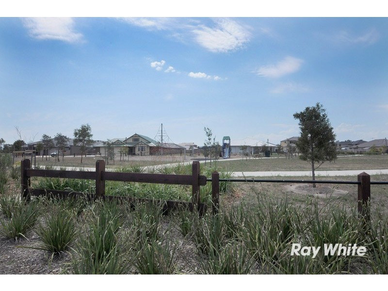 80 Banjo Paterson Drive, Pakenham VIC 3810