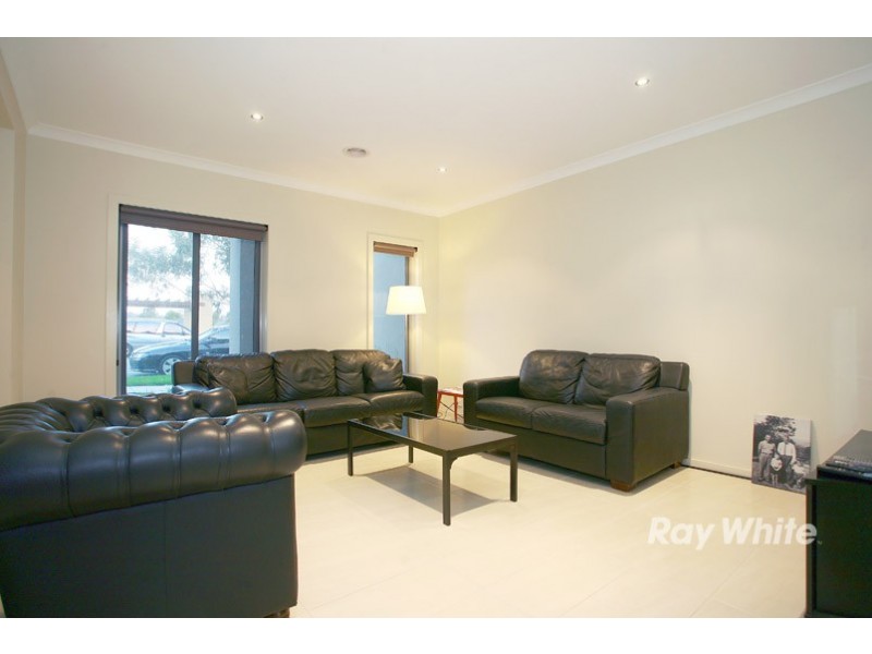 76 Mannavue Boulevard, Cranbourne North VIC 3977