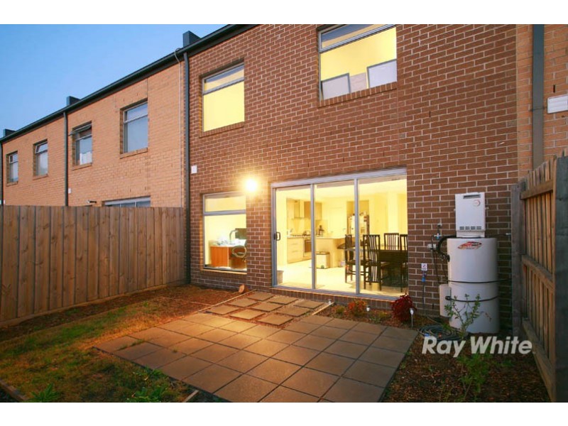 76 Mannavue Boulevard, Cranbourne North VIC 3977