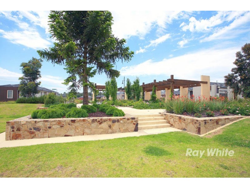 76 Mannavue Boulevard, Cranbourne North VIC 3977