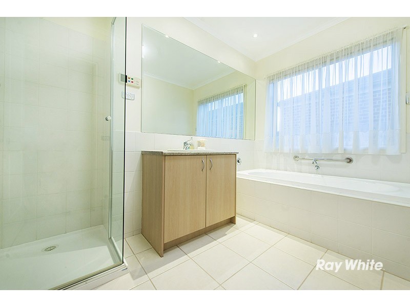 21 Evergreen Court, Cranbourne North VIC 3977