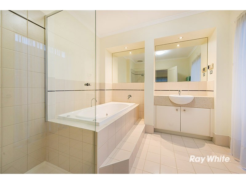 21 Evergreen Court, Cranbourne North VIC 3977