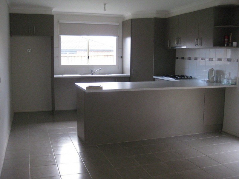 19 Bushranger Boulevard, Cranbourne East VIC 3977