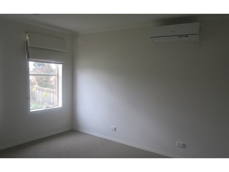 19 Bushranger Boulevard, Cranbourne East VIC 3977