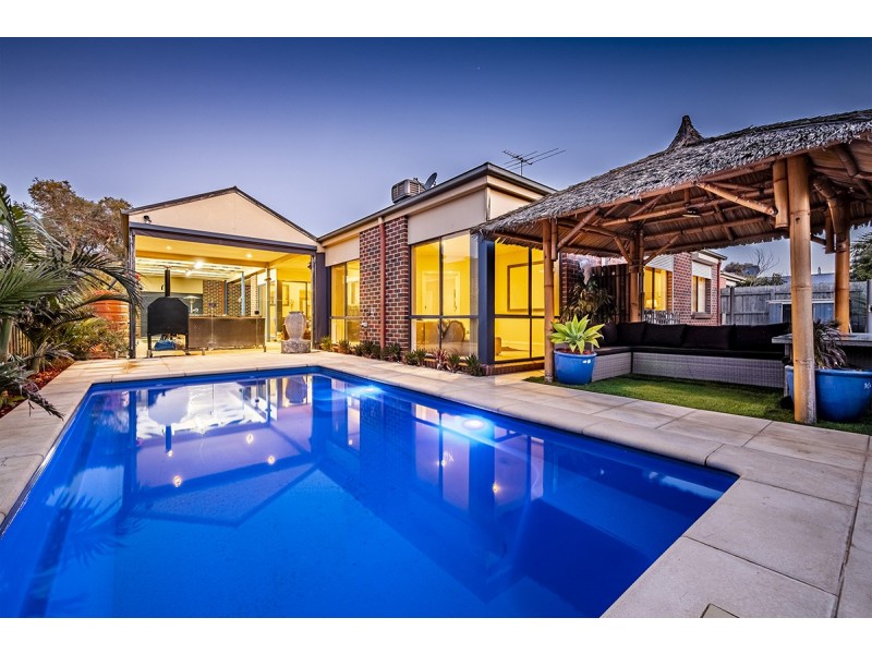 13 Parkstone Vista, Cranbourne VIC 3977