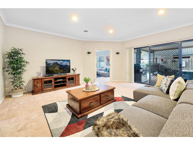 13 Parkstone Vista, Cranbourne VIC 3977