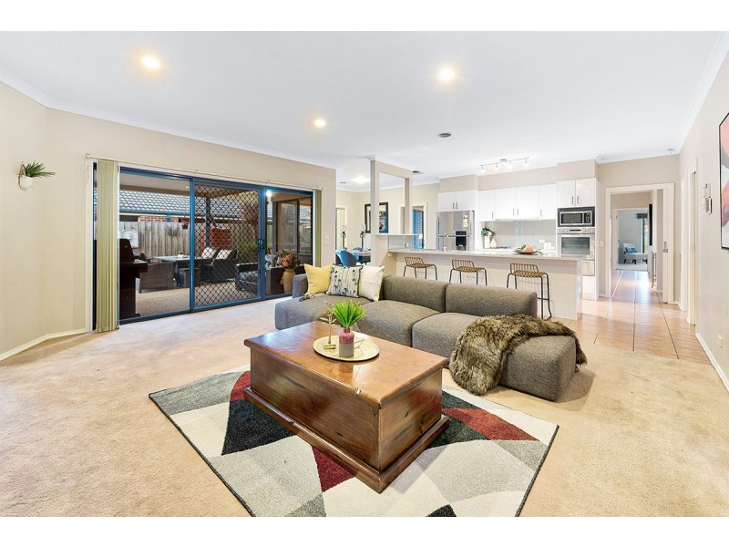 13 Parkstone Vista, Cranbourne VIC 3977