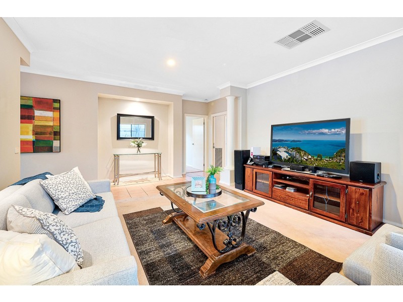 13 Parkstone Vista, Cranbourne VIC 3977