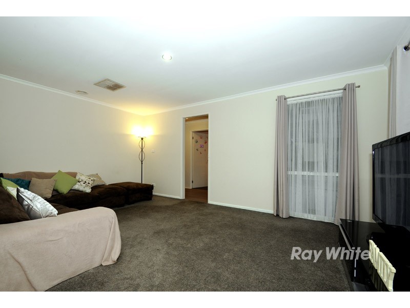 3 South Charles Court, Cranbourne VIC 3977