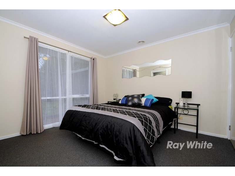 3 South Charles Court, Cranbourne VIC 3977