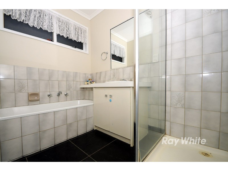 3 South Charles Court, Cranbourne VIC 3977