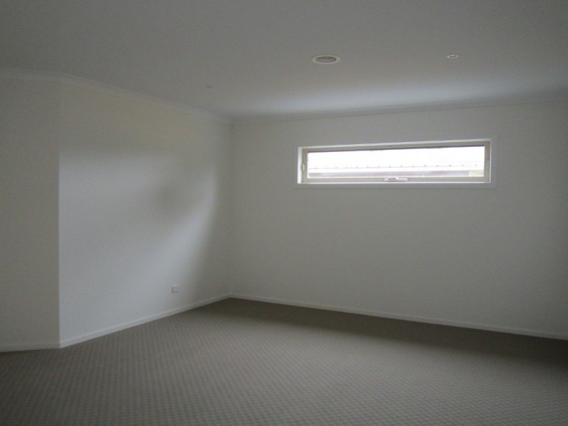 1/34 Grace Street, Cranbourne VIC 3977