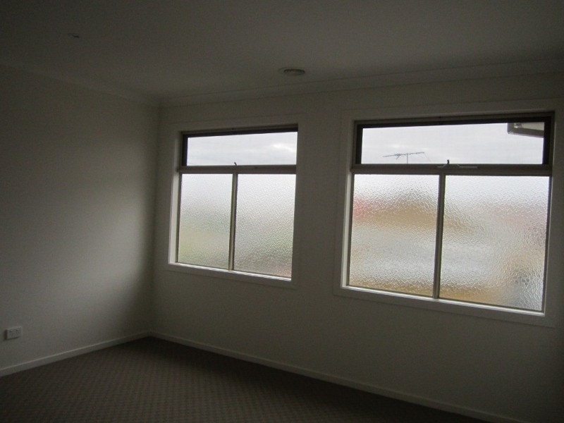 1/34 Grace Street, Cranbourne VIC 3977