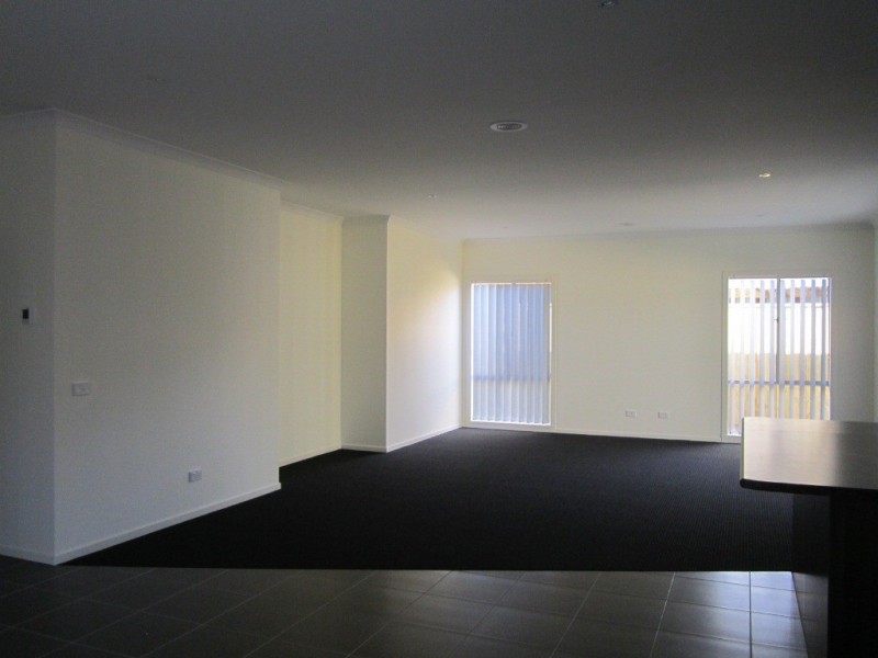 3/34 Grace Street, Cranbourne VIC 3977