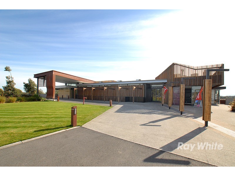 19 Bugle Lane, Cranbourne West VIC 3977