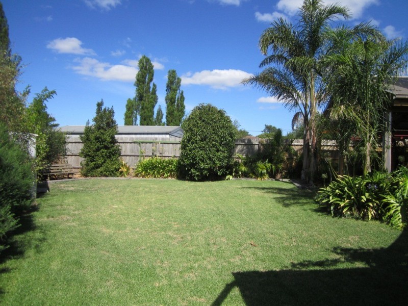 24 Taddor Drive, Cranbourne VIC 3977
