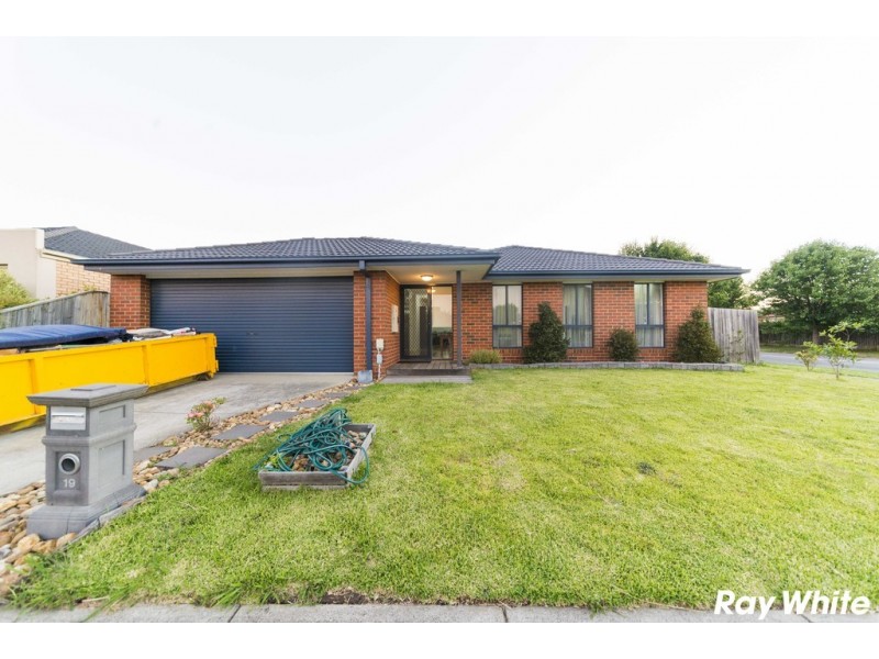 19 Ebony Street, Cranbourne VIC 3977