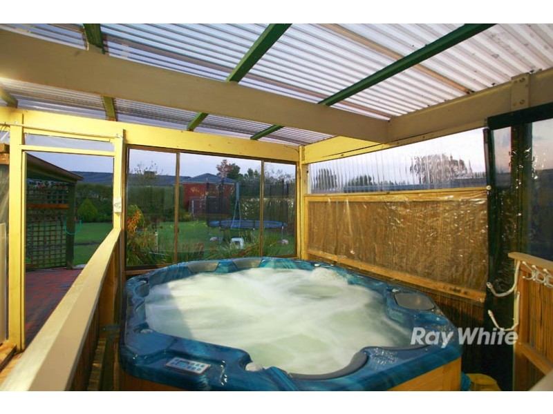 36 Elizabeth Street, Cranbourne North VIC 3977