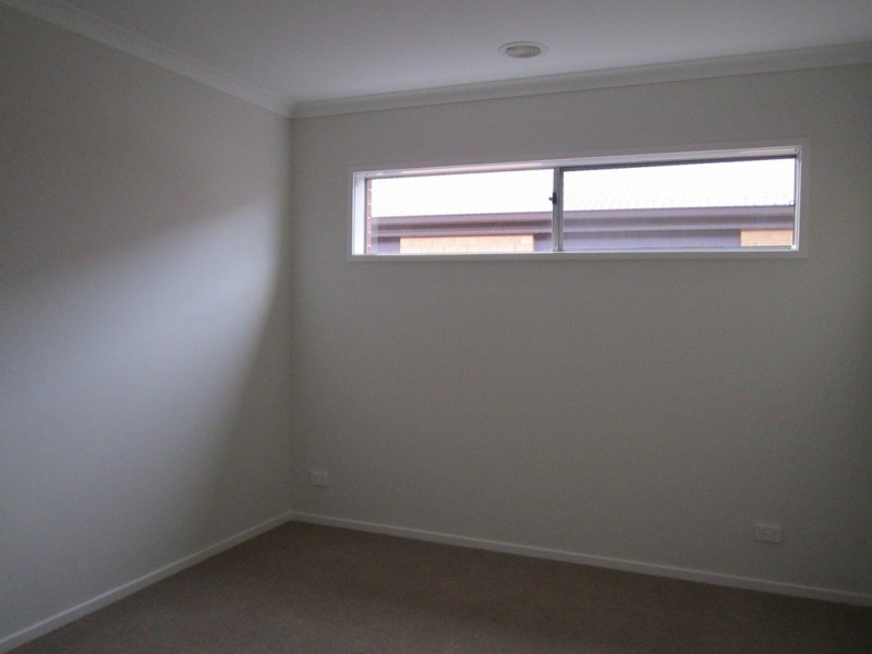 11 Buckskin Drive, Clyde North VIC 3978