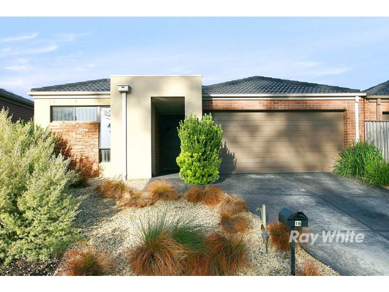 16 Islington Avenue, Cranbourne North VIC 3977