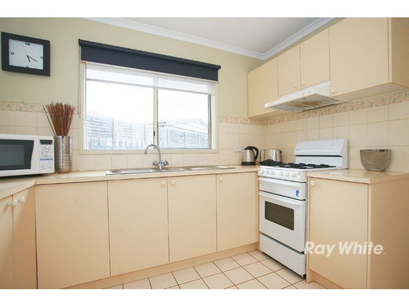 4 Ruffles Court, Cranbourne West VIC 3977