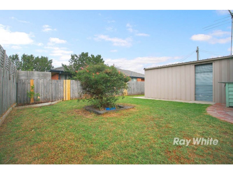 4 Ruffles Court, Cranbourne West VIC 3977