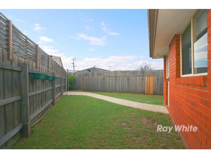 4 Ruffles Court, Cranbourne West VIC 3977