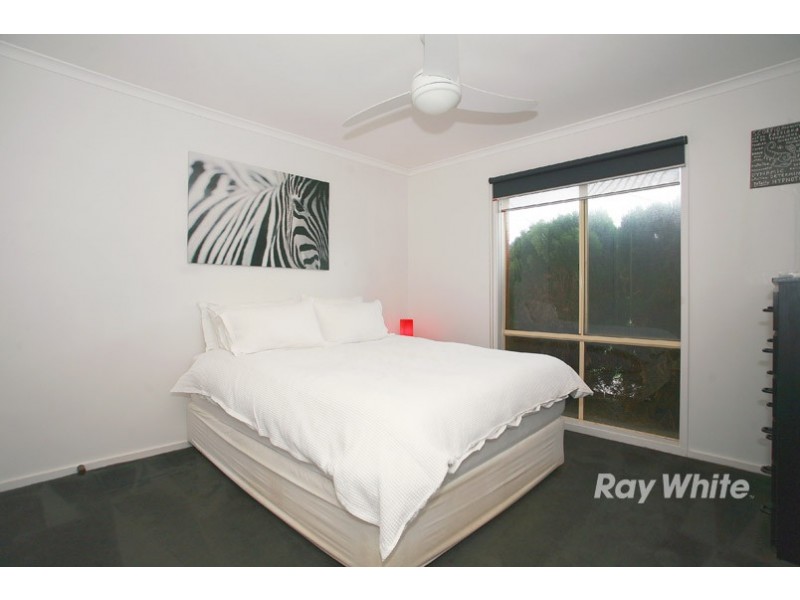 4 Ruffles Court, Cranbourne West VIC 3977