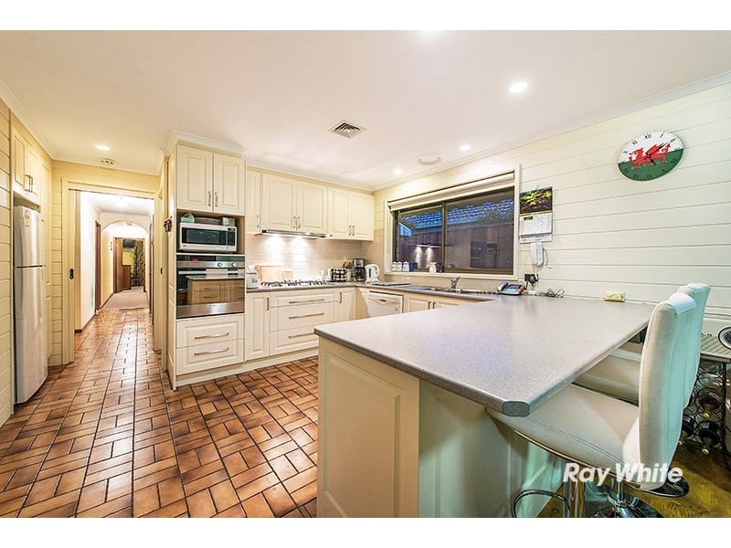 6 Marylyn Place, Cranbourne VIC 3977