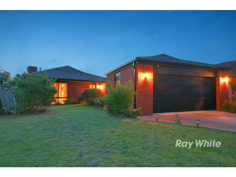 11 Lupin Court, Cranbourne North VIC 3977
