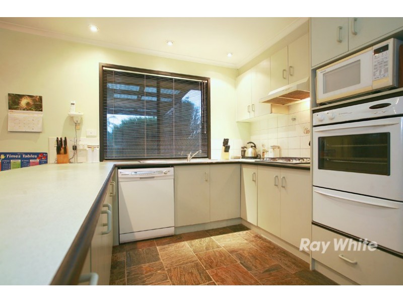 11 Lupin Court, Cranbourne North VIC 3977