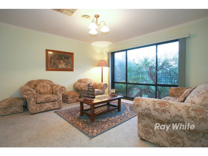 11 Lupin Court, Cranbourne North VIC 3977