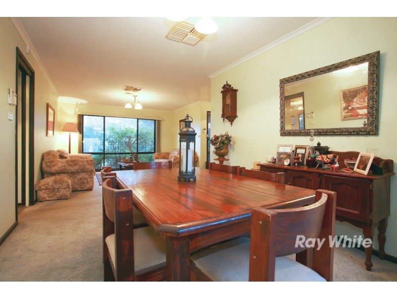 11 Lupin Court, Cranbourne North VIC 3977