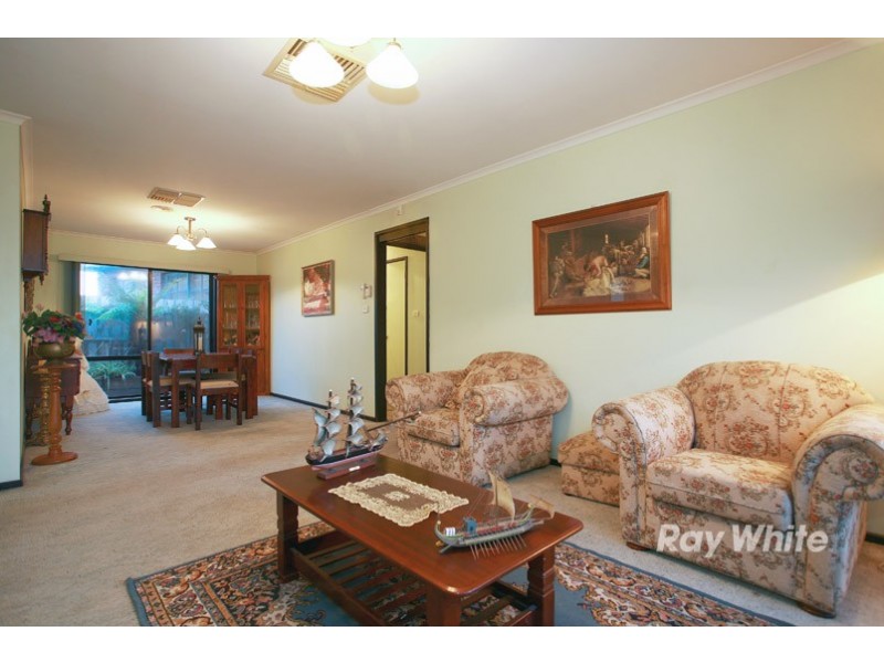 11 Lupin Court, Cranbourne North VIC 3977