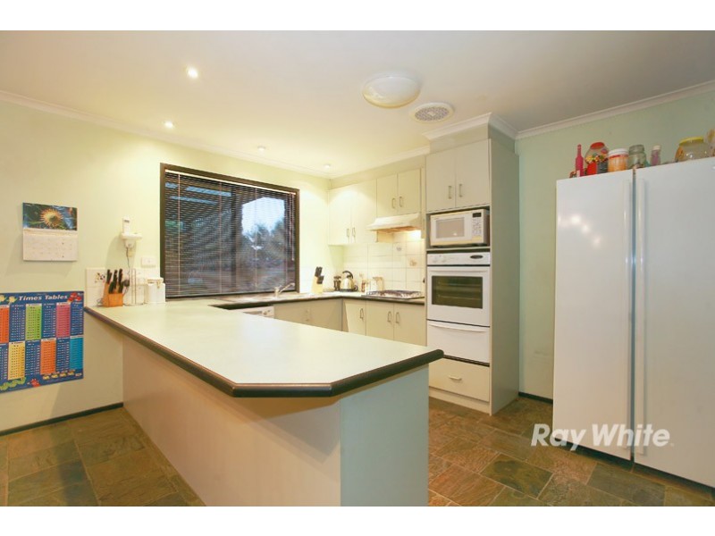 11 Lupin Court, Cranbourne North VIC 3977