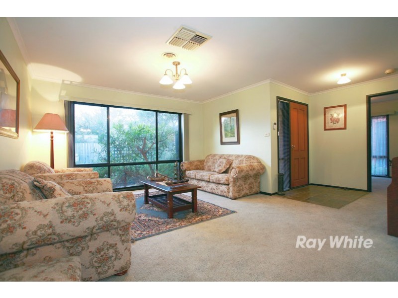 11 Lupin Court, Cranbourne North VIC 3977