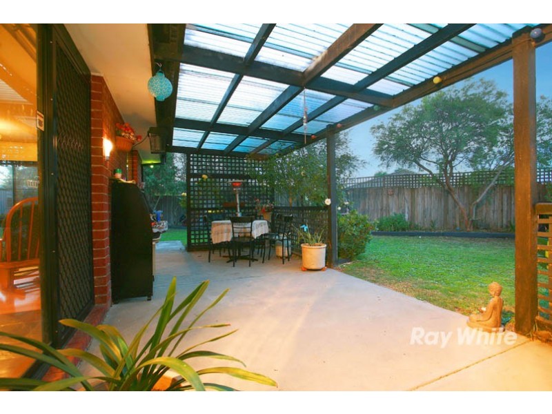 11 Lupin Court, Cranbourne North VIC 3977