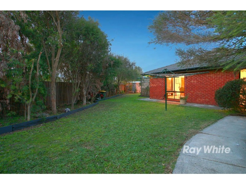 11 Lupin Court, Cranbourne North VIC 3977