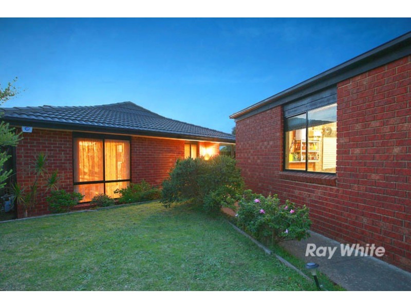 11 Lupin Court, Cranbourne North VIC 3977