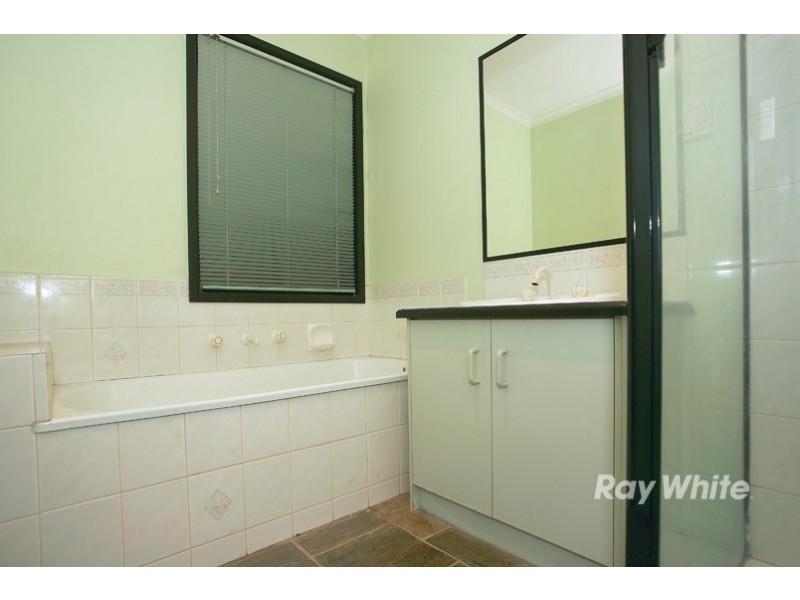 11 Lupin Court, Cranbourne North VIC 3977