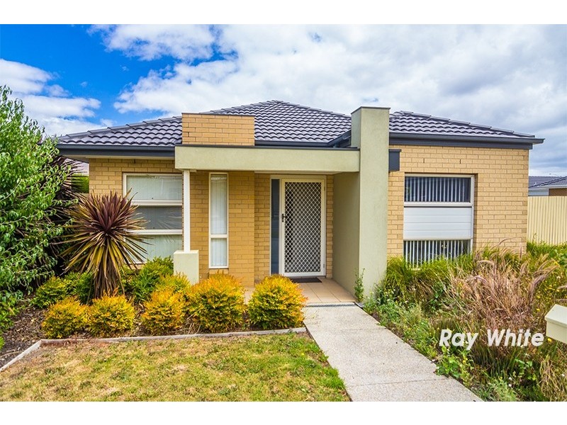 96 Springhill Drive, Cranbourne VIC 3977