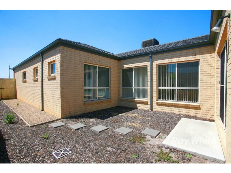 96 Springhill Drive, Cranbourne VIC 3977