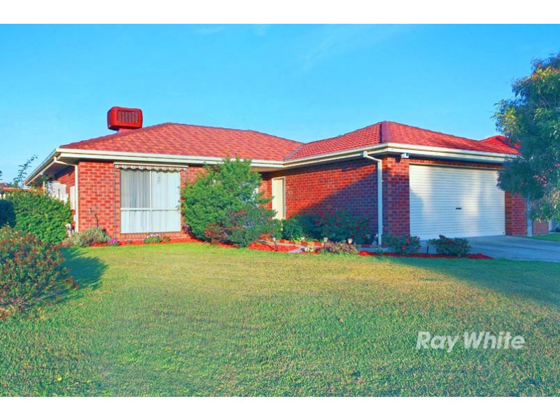 8 Roebourne Mews, Cranbourne East VIC 3977