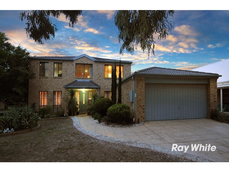 35 Banyalla Drive, Cranbourne West VIC 3977