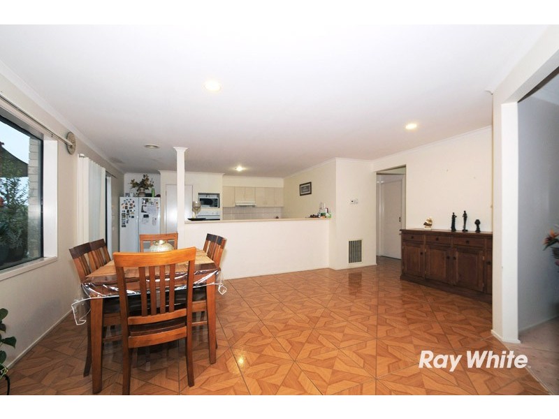 35 Banyalla Drive, Cranbourne West VIC 3977